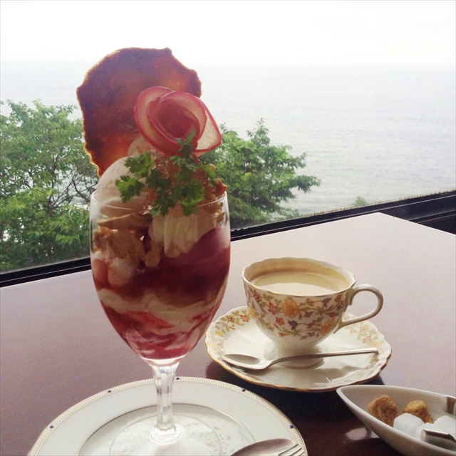 花の妖精 熱海スイーツ 伊豆一の絶景カフェでフォトジェニックなパフェ スイーツ弁理士が行く