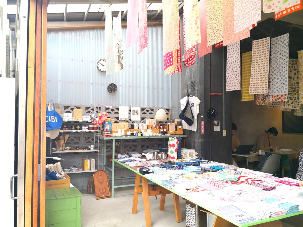 プロダクトの展示販売スペース｜CIBI Tokyo Store